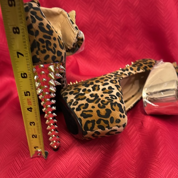 Machi Animal Print 6” Olatform Stilettos. Size 7.5 - Picture 3 of 4
